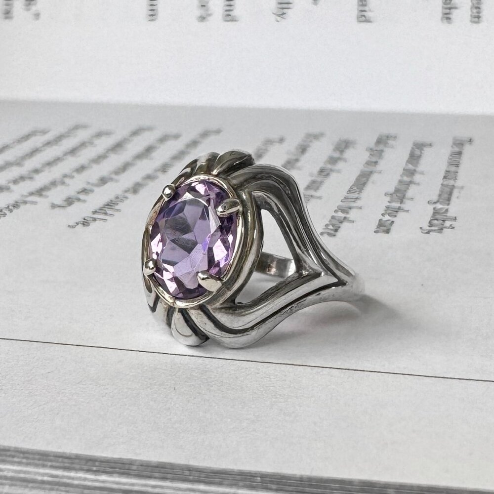 Vintage Sterling Silver Ring with Oval Purple Stone – Size 5